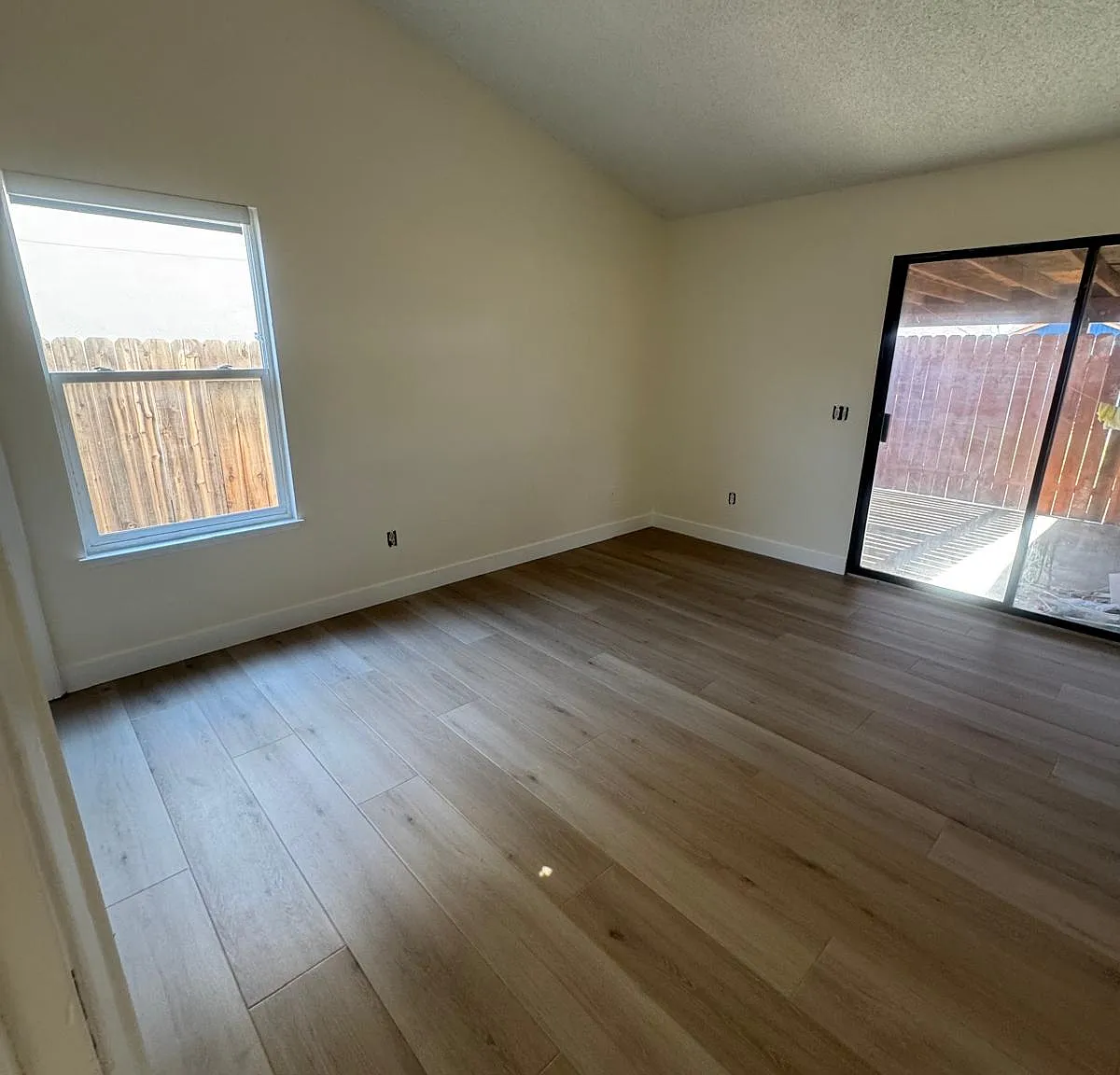 2 bed, 940 sqft, $2,195 — Photo 3