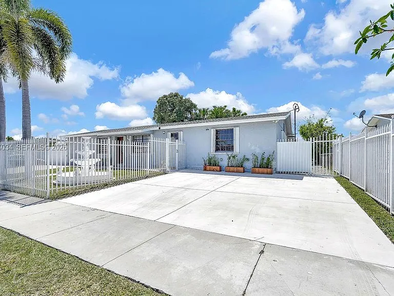 25420 SW 124th Pl #1A — Photo 6