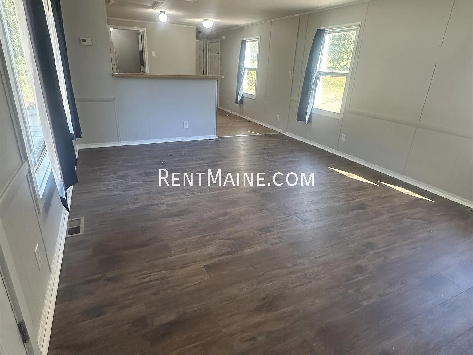 3 bed, $1,300 — Photo 1