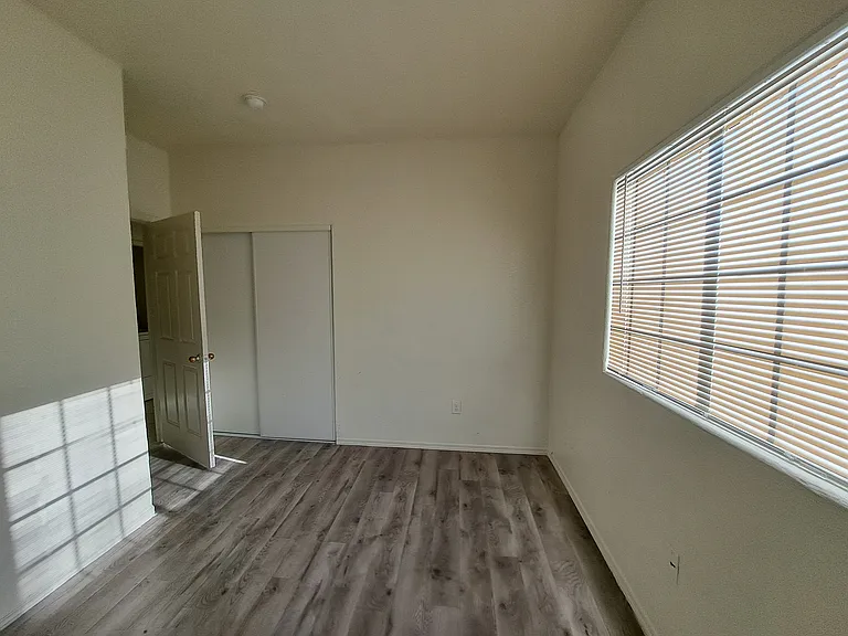 4730 E Craig Rd #1028 — Photo 6
