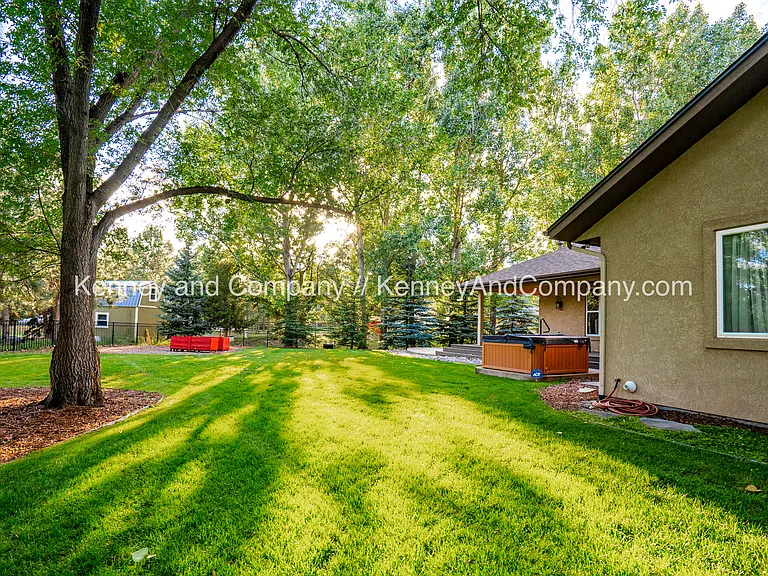 155 Indian Wells Ln — Photo 37