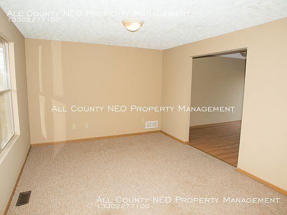 2nd image of 1307 Benton St