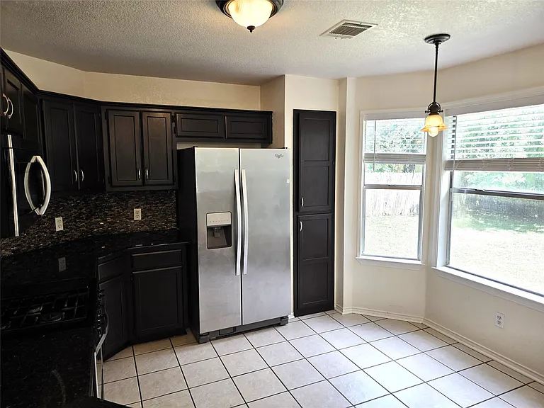 1600 Hollow Tree Blvd — Photo 6