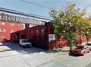 5005 Metropolitan Ave, Ridgewood, NY 11385