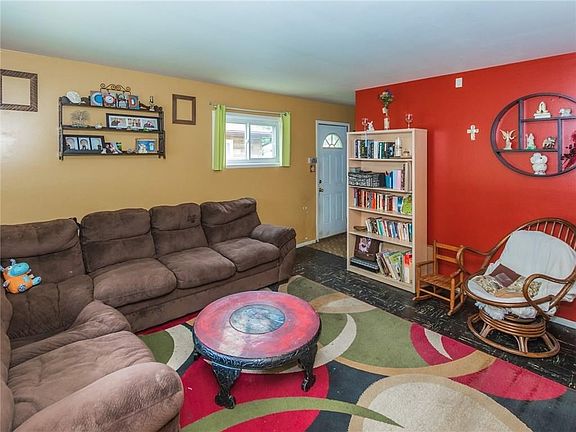 5th image of 4868 Katherine Dr