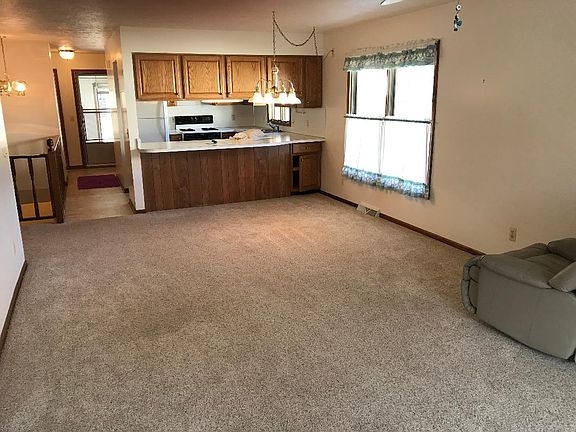 3rd image of 2156 Remington Way NE