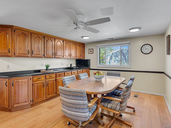 5th image of 25 Deville Drive