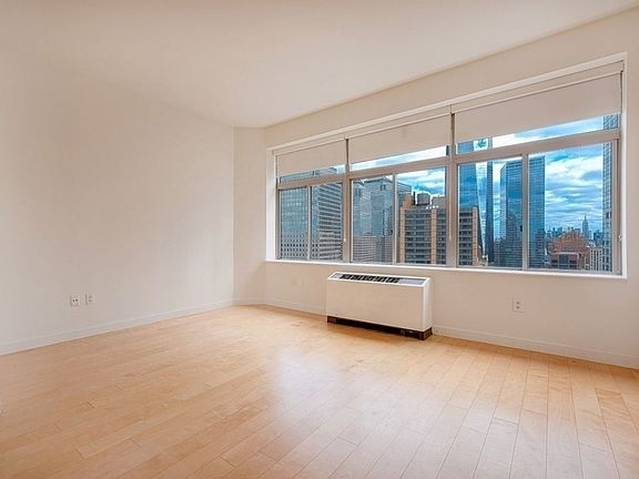 4th image of 90 Washington St APT 16M