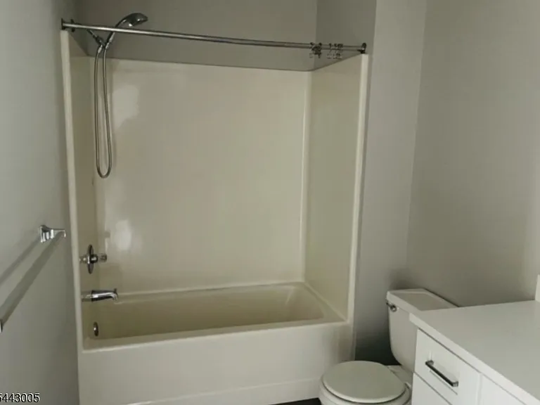 124 Union Ave #4 — Photo 8