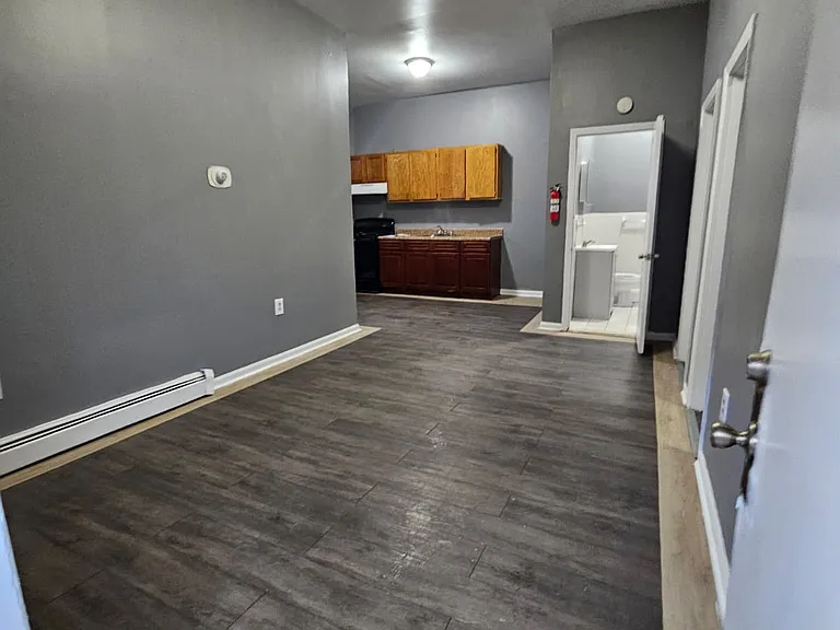 84 Woodside Pl #C1 — Photo 10