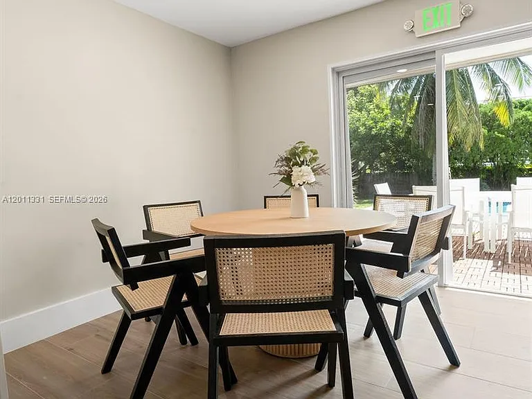 736 Prosperity Farms Rd — Photo 18