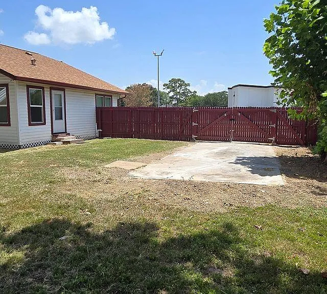417 E Jack St — Photo 31