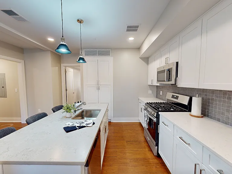 386A Harvard St #2 — Photo 4