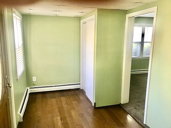 5th image of 20 Bay Beach Ave