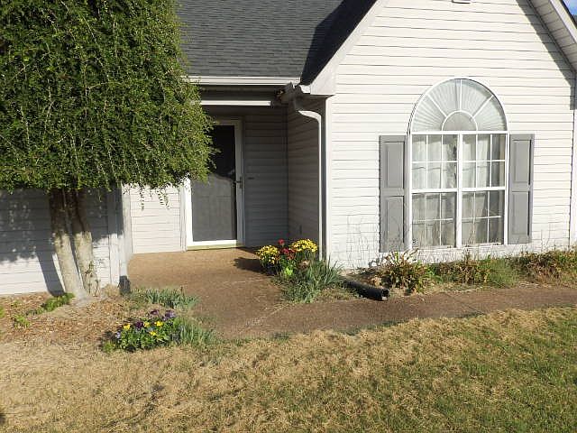 1st image of 30 Glenhurst Dr