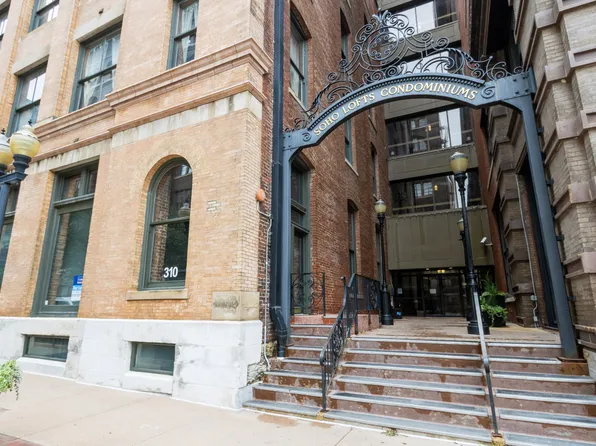 308 W 8th St #1, Kansas City, MO 64105