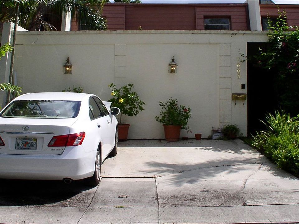 Two car Driveway Two Story Townhouse