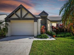 877 Sutton Pl, Palm Harbor, FL 34684
