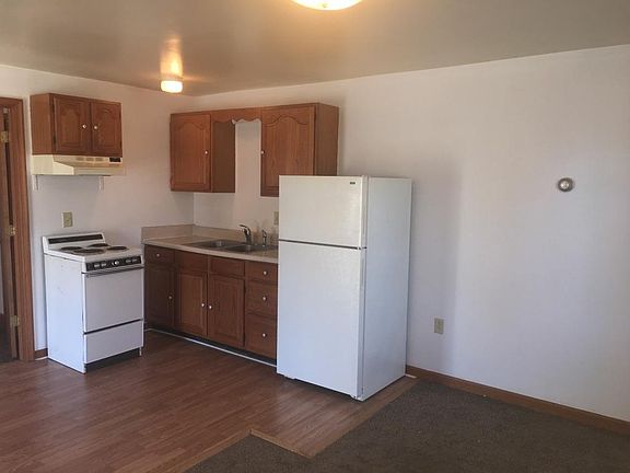5th image of 300 Bolling St APT B