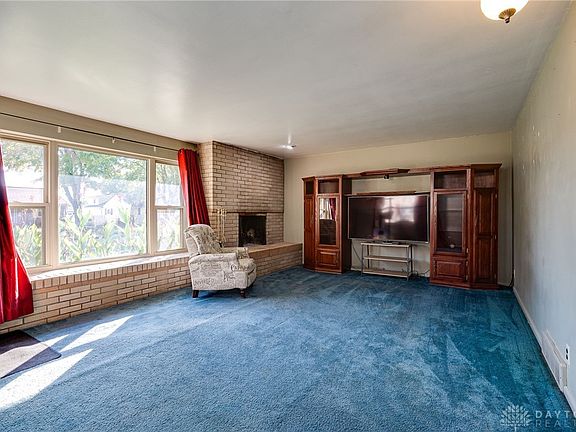 2nd image of 428 Magie Ave