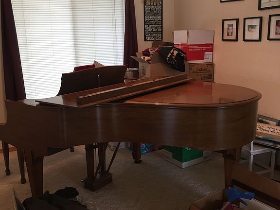 Music/formal dining room