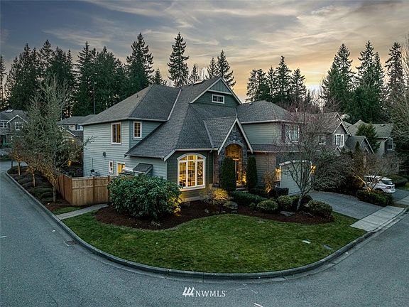 The crown jewel of Turnstone neighborhood w/spacious corner lot