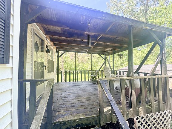5th image of 29/310 Woodhaven Dr E