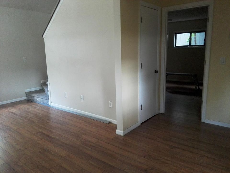 2nd image of 1052 Cornstalk Ln