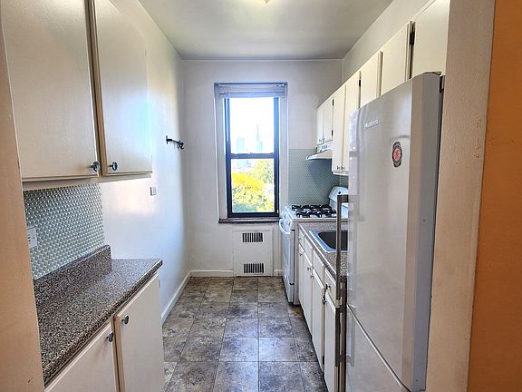 5th image of 4129 41st St APT 5B