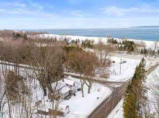 1434 Townsend Rd, Petoskey, MI 49770