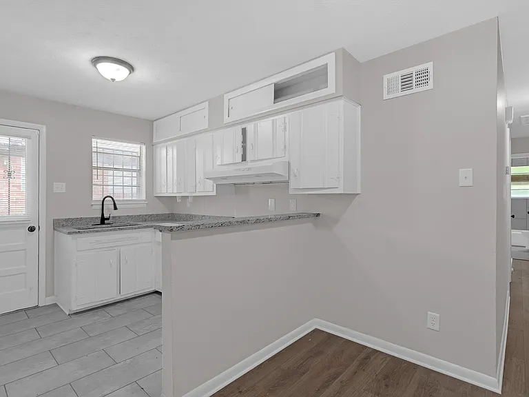 3129 Given Ave — Photo 4
