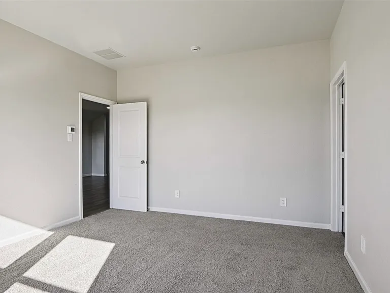 844 Jett Dr — Photo 18