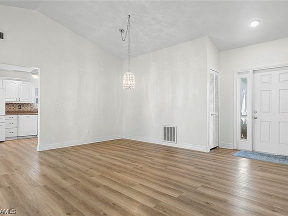 5th image of 308 NE 13th Pl