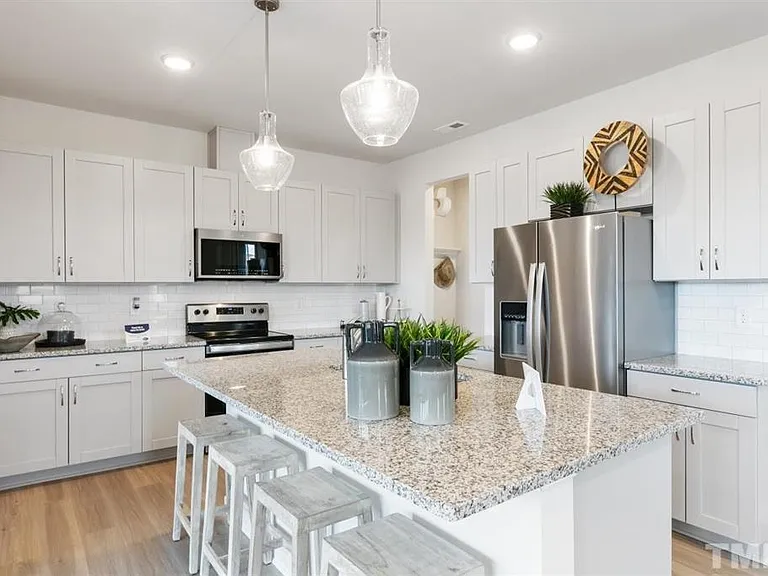 128 Gosford Ln — Photo 8