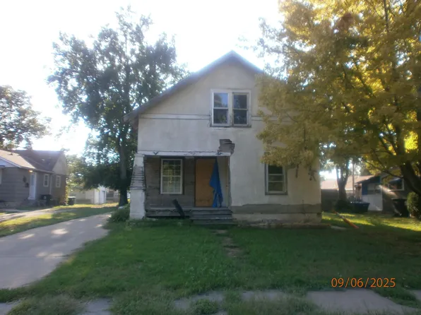 222 S Front St, Salina, KS 67401