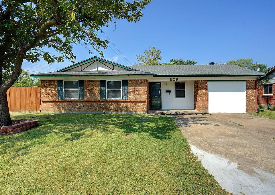 1st image of 909 Glenn Cir