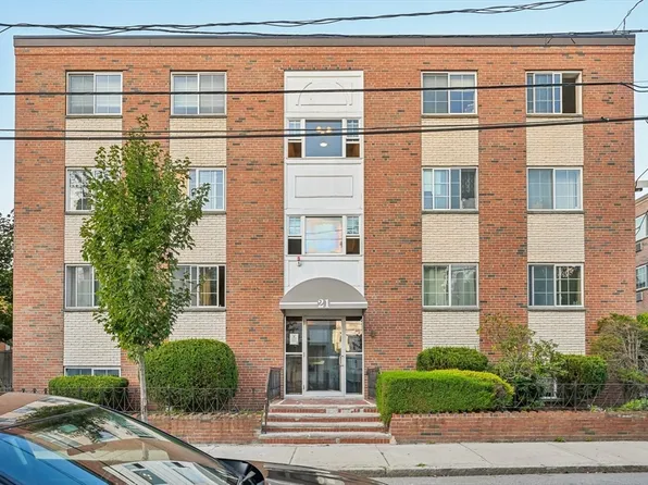 21 Staples Ave APT 23, Everett, MA 02149