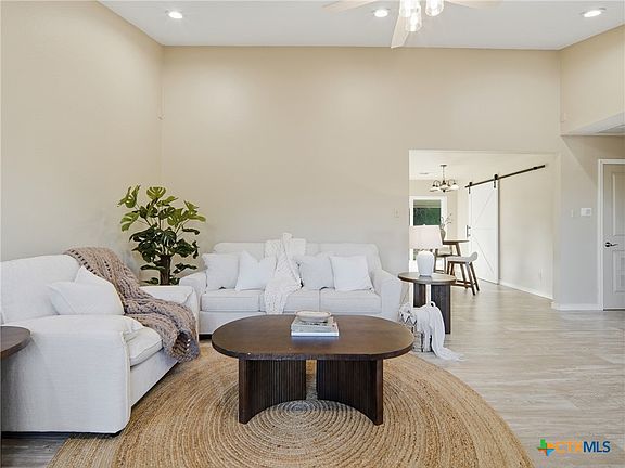 2nd image of 506 Oak Grove Rd