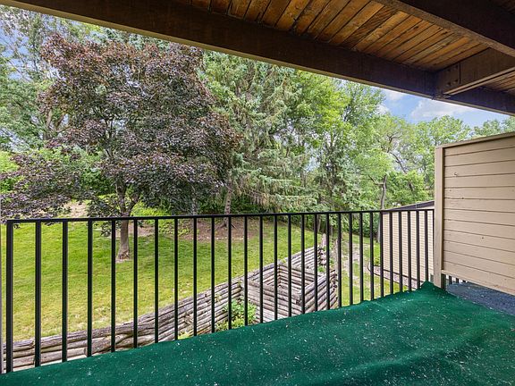3rd image of 12600 Parkwood Dr APT 214