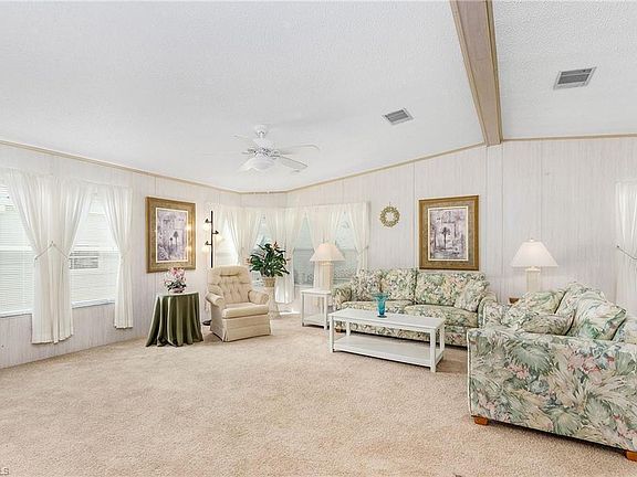 4th image of 450 Rainbow Dr