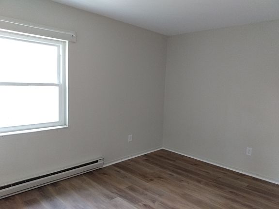 Bedroom (similar)