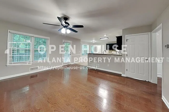 4 bed, 3.5 bath, 3021 sqft, $2,850 — Photo 4