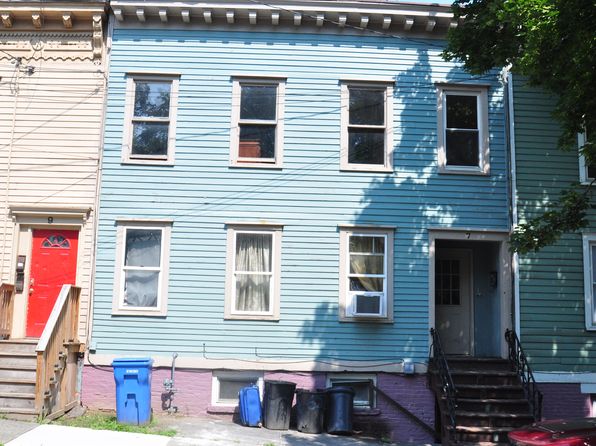 7 Teunis St #1