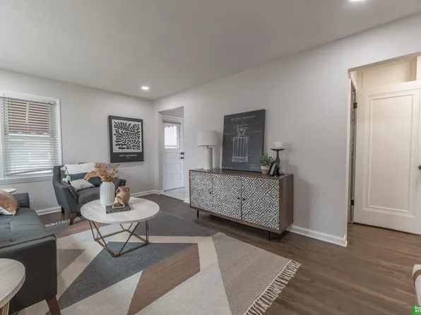 2616 S 38th St, Omaha, NE 68105