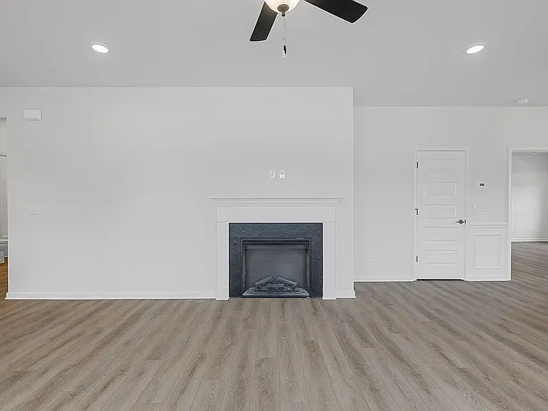 4923 Hazelnut Ln — Photo 35
