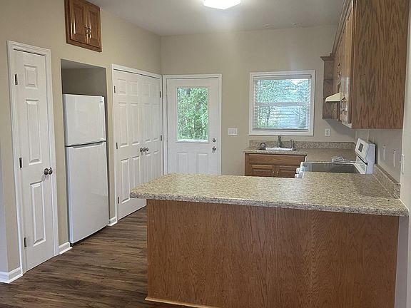 3rd image of 5252 Hillsboro Hwy