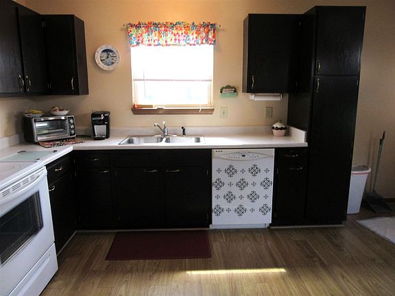 5th image of 422 Faxon Dr