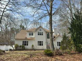 12 Davidson Dr, Manorville, NY