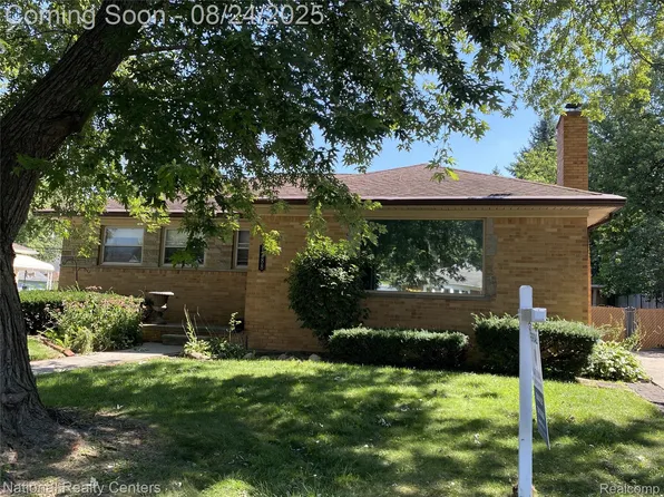 7288 Kingsbury St, Dearborn Heights, MI 48127