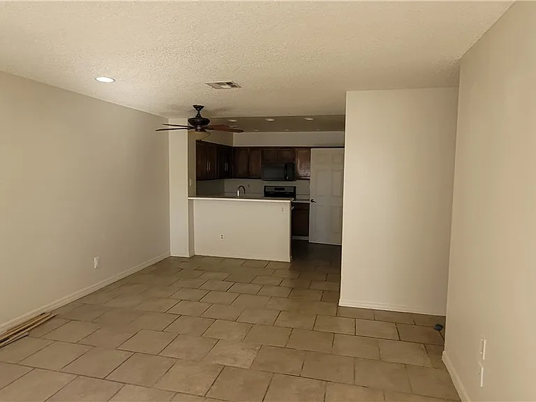 2121 Chertsey Dr #D — Photo 5